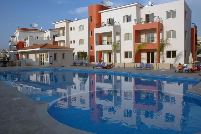 Ifestos Kings Resort Appartment Paphos Eksteriør billede