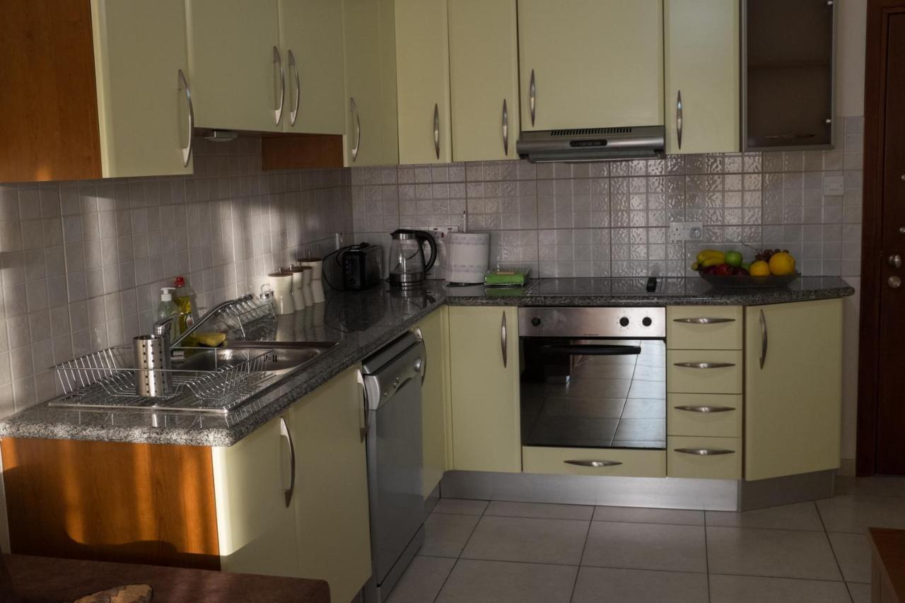 Ifestos Kings Resort Appartment Paphos Eksteriør billede