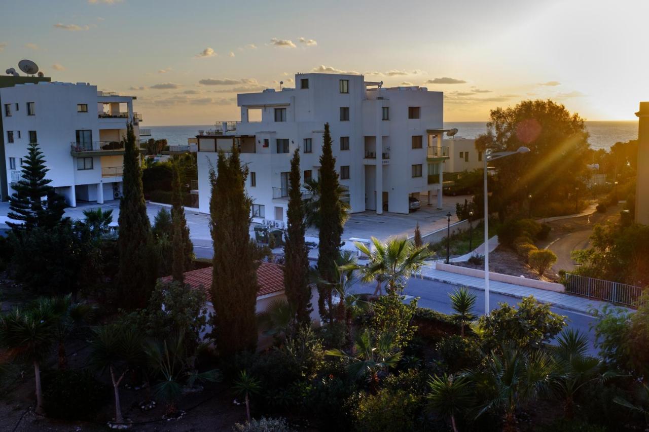 Ifestos Kings Resort Appartment Paphos Eksteriør billede